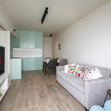 Palmove Luxurious Beachfront Apt Larnaca Exteriér fotografie
