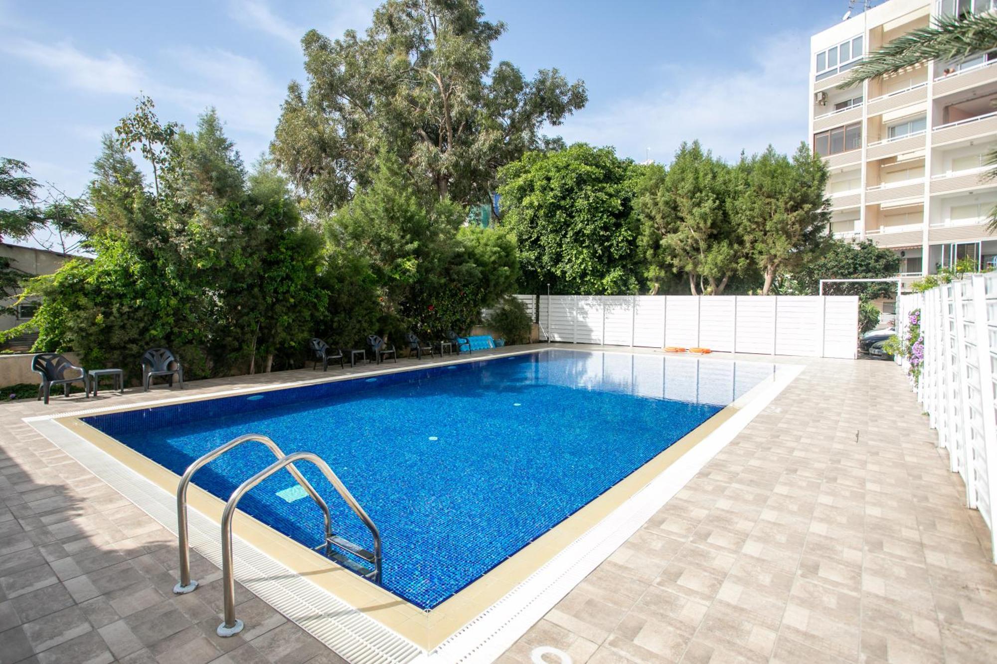 Palmove Luxurious Beachfront Apt Larnaca Exteriér fotografie